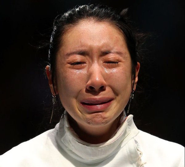 韩国女剑手被判负 哭闹一小时不愿离场